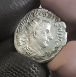 Moeda Romana Gordiano III Antoniniano Apollo (238–244 d.C.)